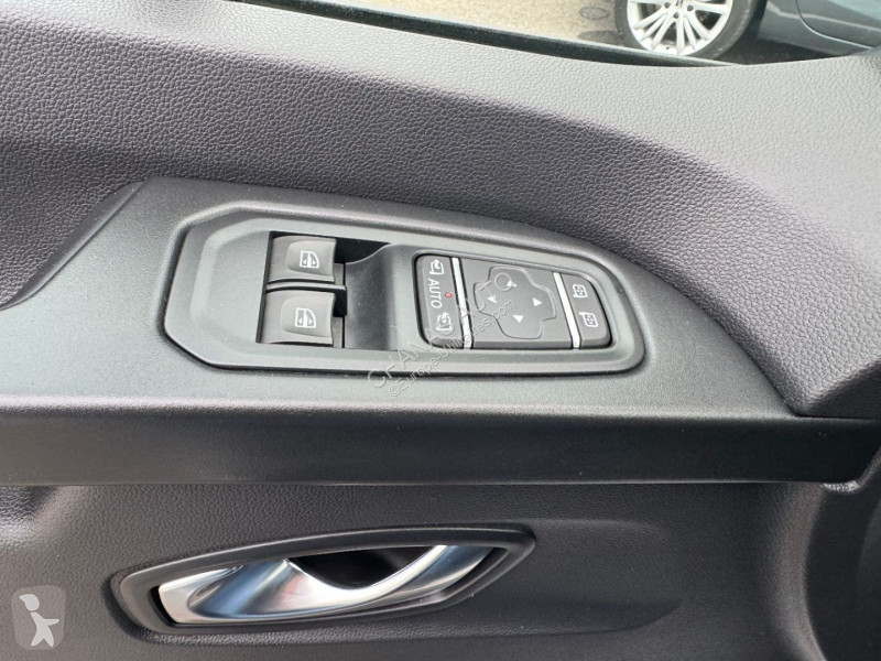 Véhicule utilitaire Renault L2H1 2.0 BLUE DCI...