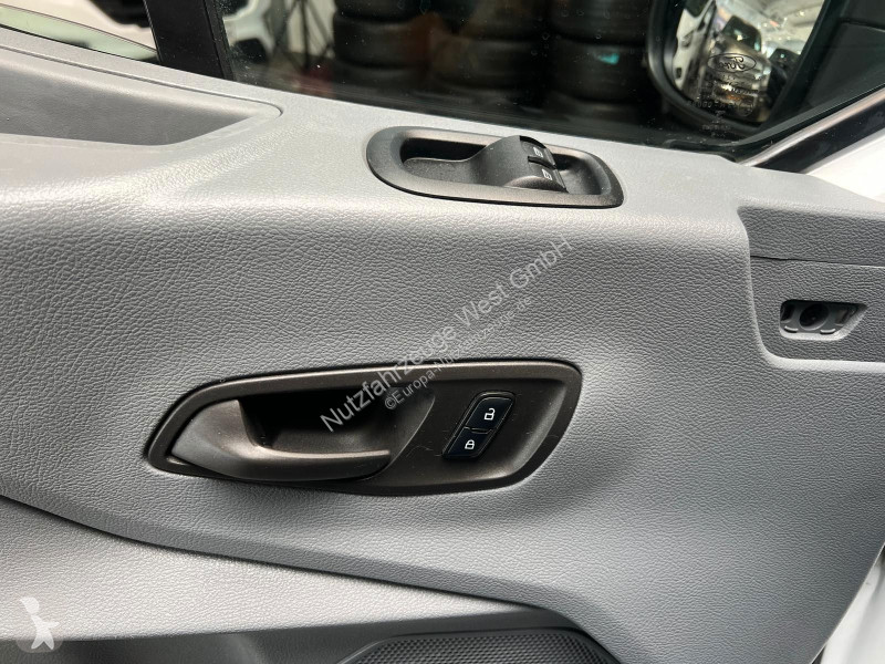 عربة نفعية Ford...