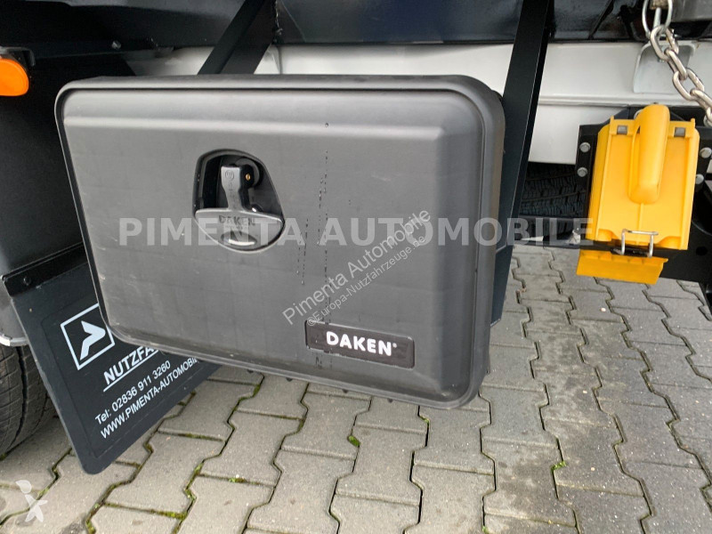 Furgoneta Mercedes 517 43 DOKA 5t PRITSCHE AHK...
