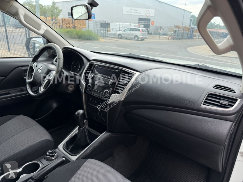 عربة نفعية Mitsubishi D/C 220DI-D M-PRO...