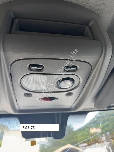 عربة نفعية Nissan 3posti