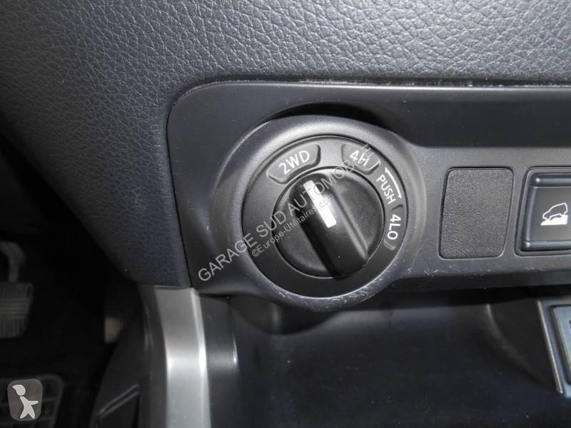 عربة نفعية Nissan