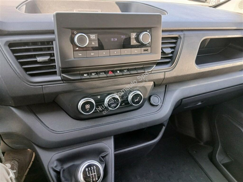 عربة نفعية Renault IV