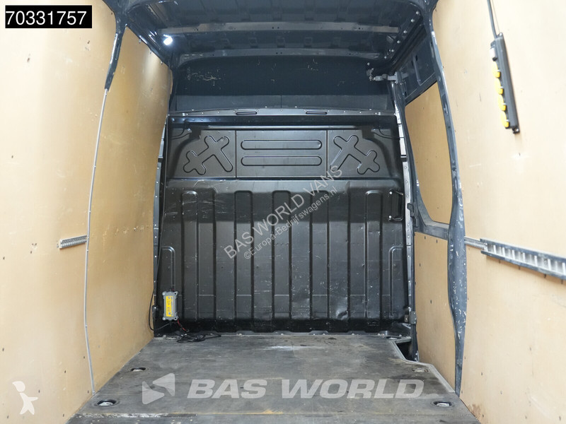 Лекотоварен автомобил Iveco 35C18 3.0L Automaat...