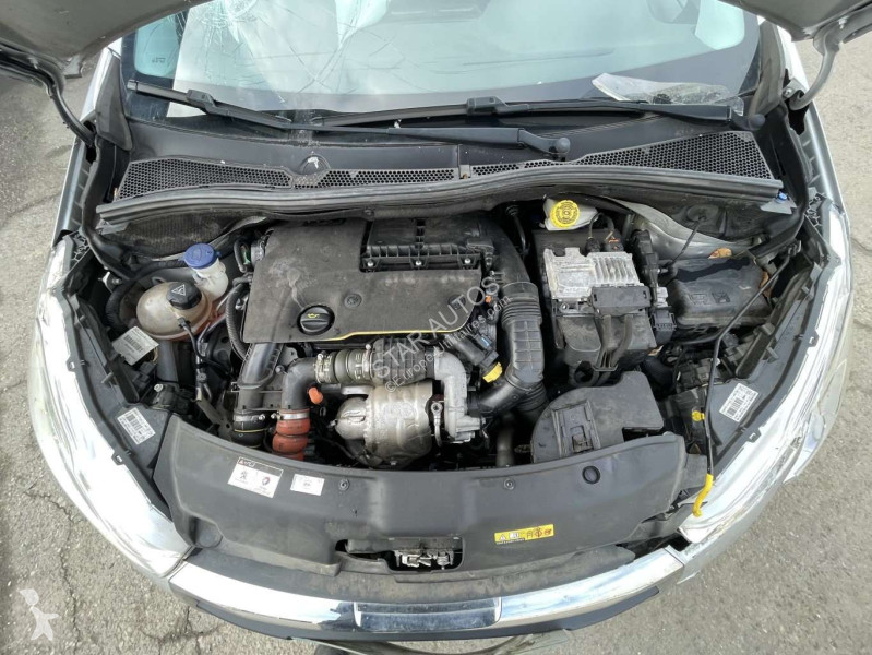 عربة نفعية Peugeot