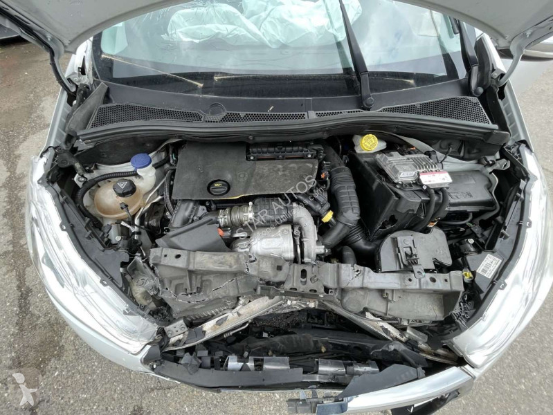 عربة نفعية Peugeot