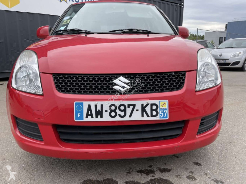 Samochód dostawczy Suzuki