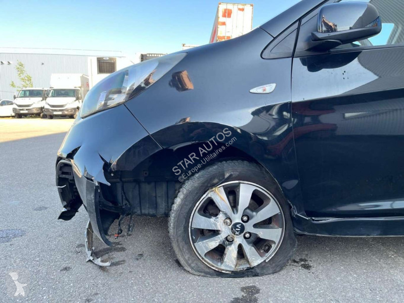 Véhicule utilitaire KIA