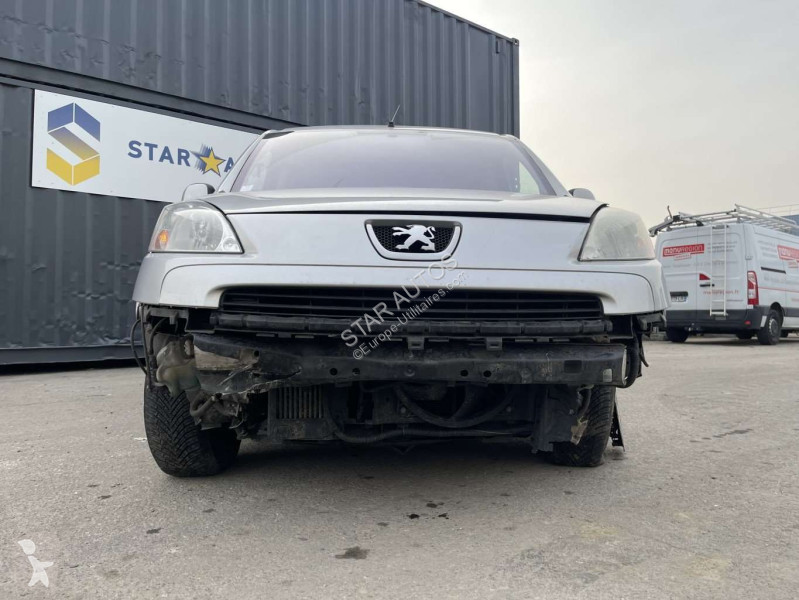 عربة نفعية Peugeot