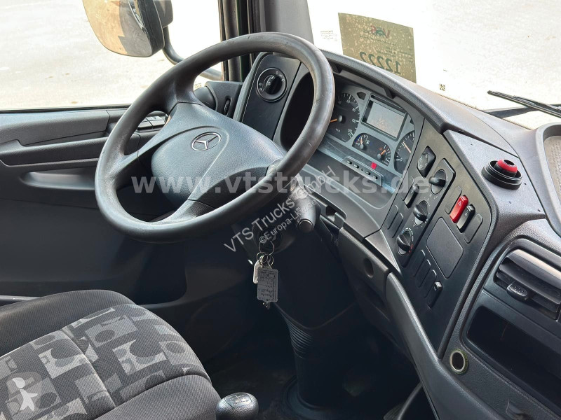 Mercedes 822 L Fahrgestell Transporter