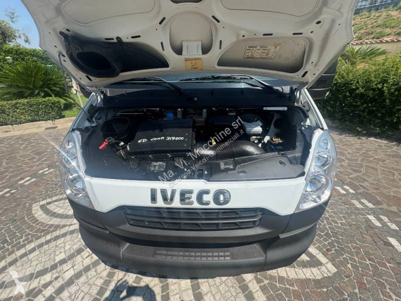عربة نفعية Iveco
