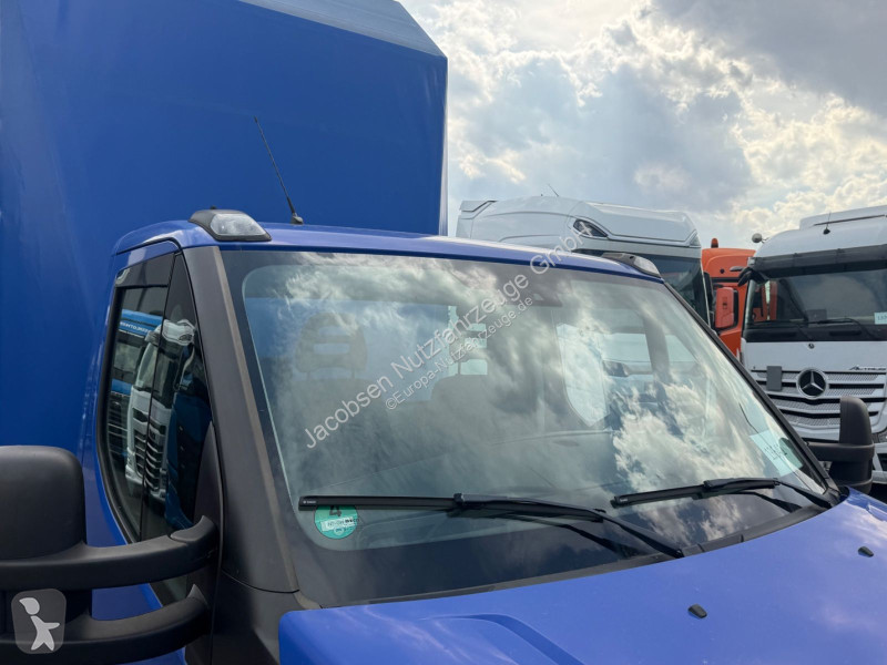 عربة نفعية Iveco 40c17 + Veldhuizen P33-2...