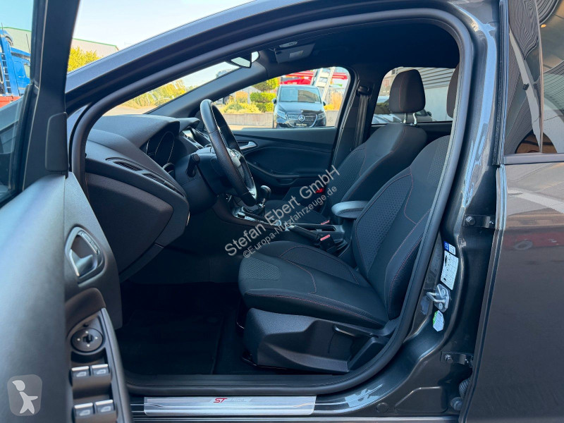 Samochód dostawczy Ford Turnier...