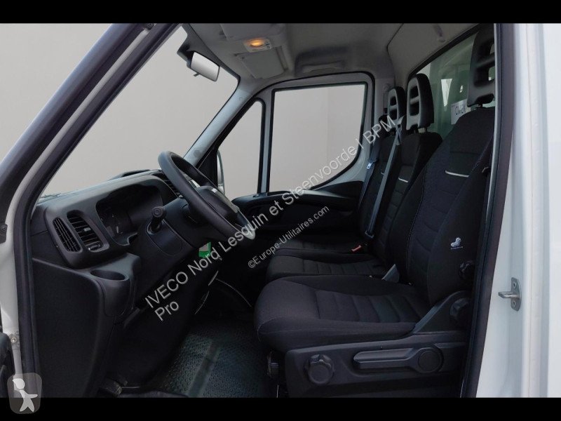 Véhicule utilitaire Iveco CCb 35C16H...