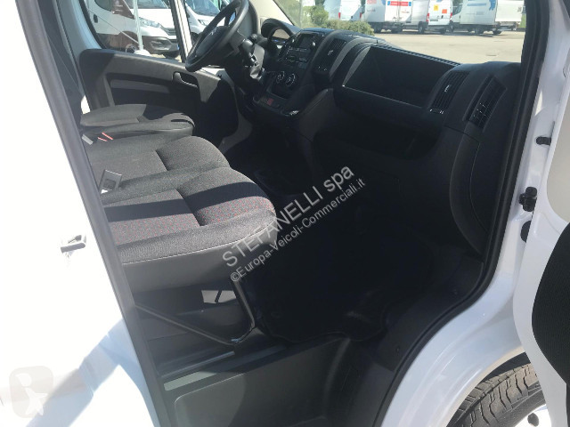 عربة نفعية Citroën Jumper 35 L4 2.2 bluehdi...