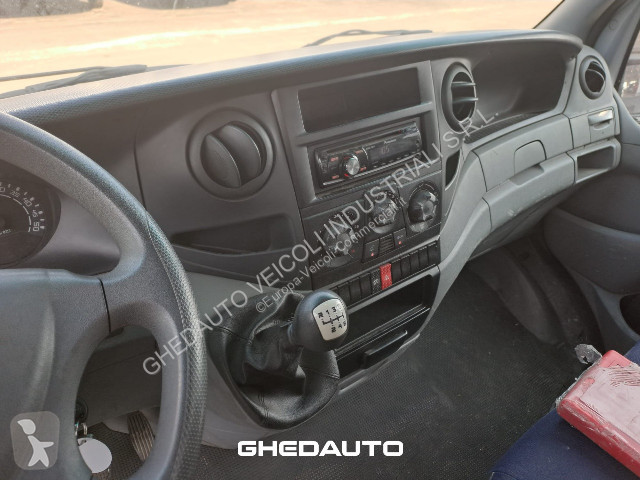 عربة نفعية Iveco Daily 35C15 - CASSONE + GRU