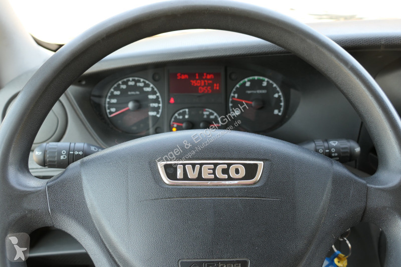 Лекотоварен автомобил Iveco Daily 35 S11 C30C...