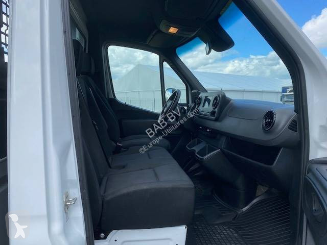 Samochód dostawczy Mercedes