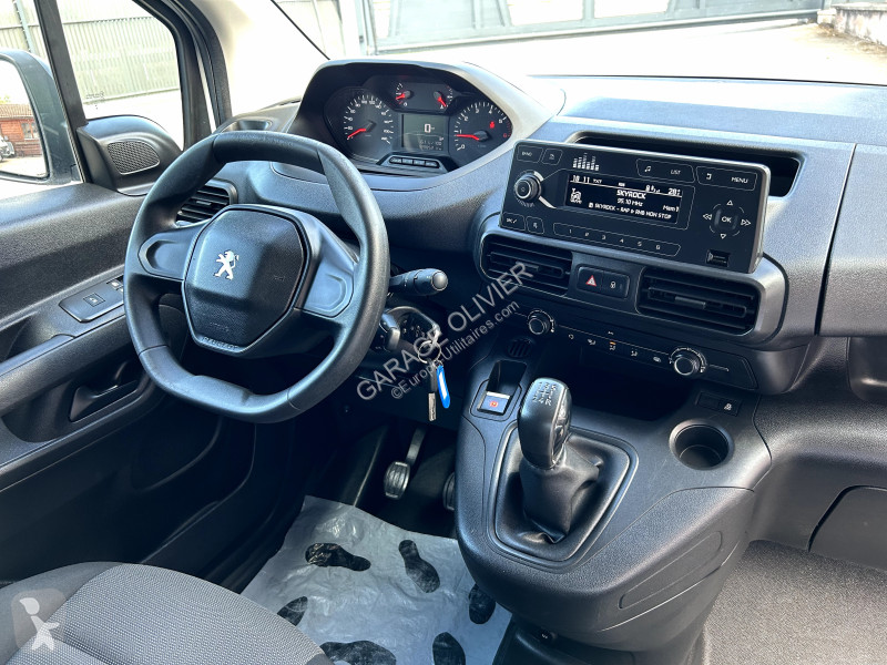 Furgoneta Peugeot Standard 1000KG Bluehdi 100...