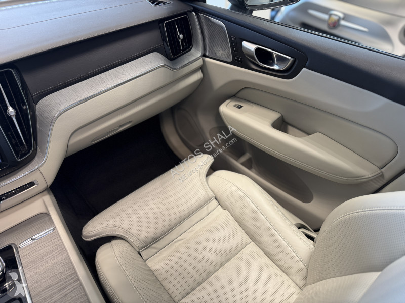Samochód dostawczy Volvo T6 AWD 253 + 145CH...