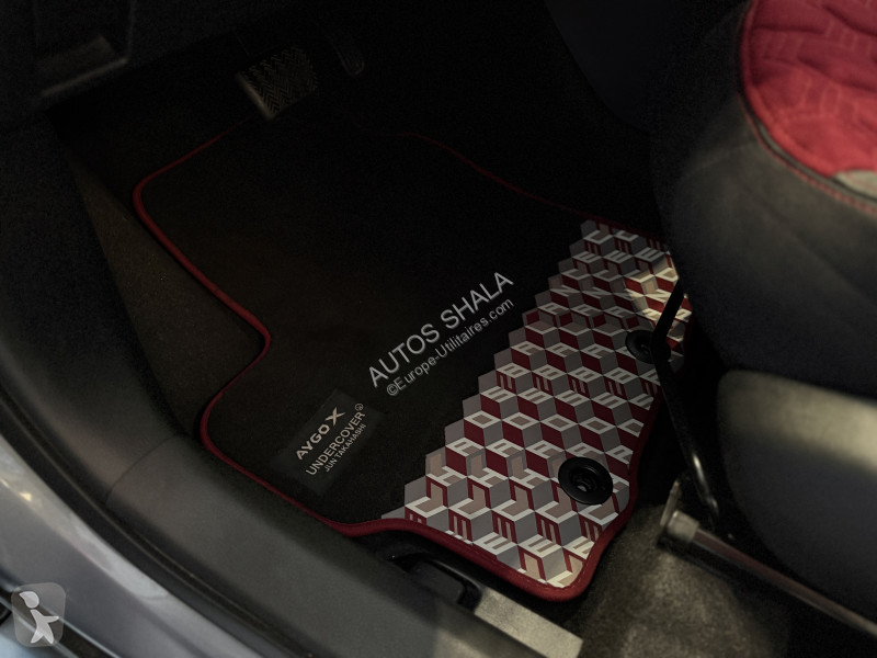 عربة نفعية Toyota AYGO X 1.0 VVT-I 72CH...