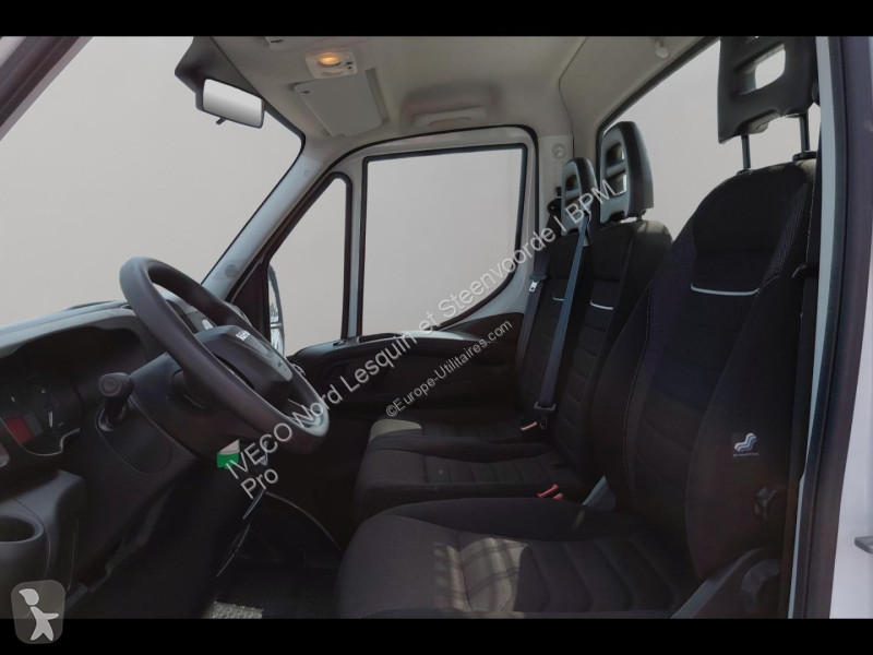 Véhicule utilitaire Iveco CCb 35C16H...
