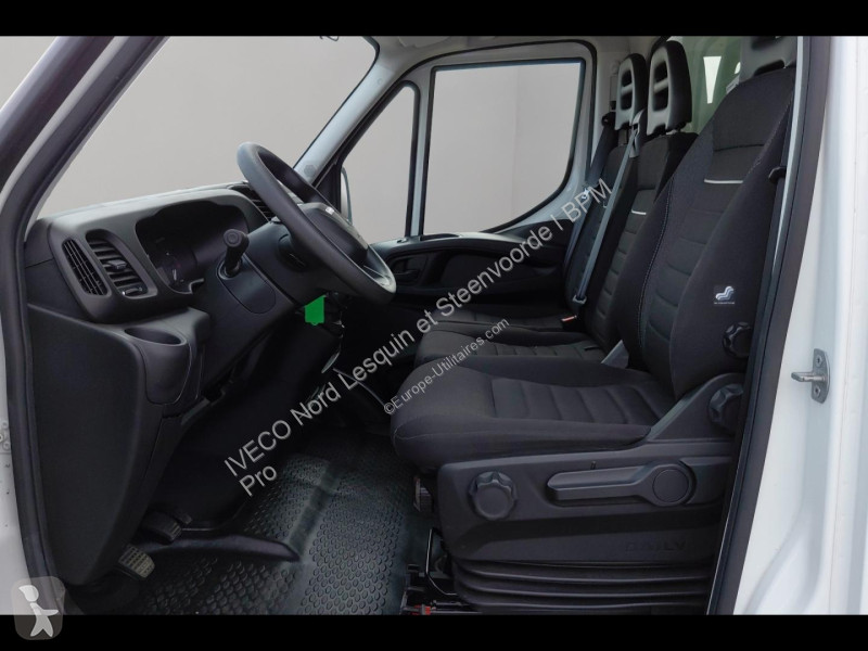 Véhicule utilitaire Iveco CCb 35C16H...