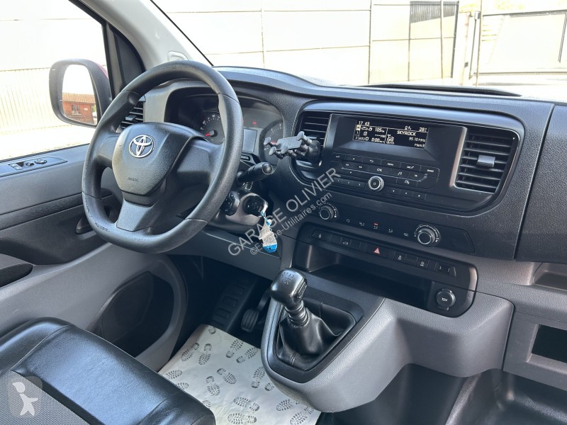Véhicule utilitaire Toyota Proace Médium 2.0...