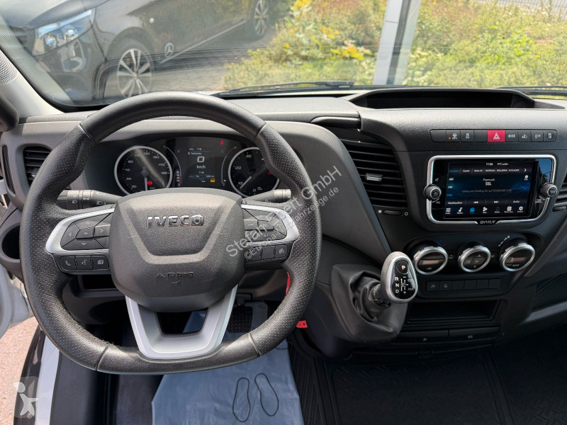 Véhicule utilitaire Iveco 35S18HA8 Kastenwagen...