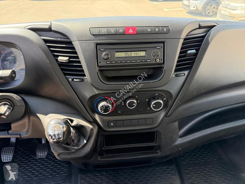 Véhicule utilitaire Iveco Châssis (2014->)...