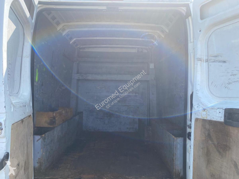 Véhicule utilitaire Peugeot