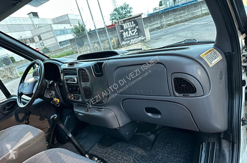 Véhicule utilitaire Ford motore 2.4 d