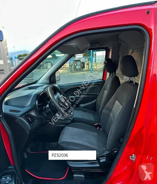 Véhicule utilitaire Fiat doblo