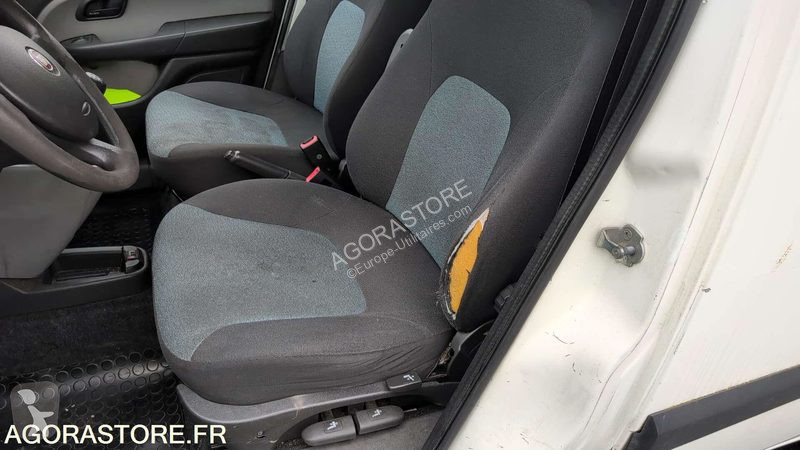 Véhicule utilitaire Fiat DOBLO