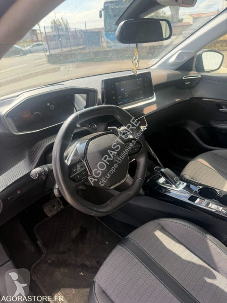 Véhicule utilitaire Peugeot 208