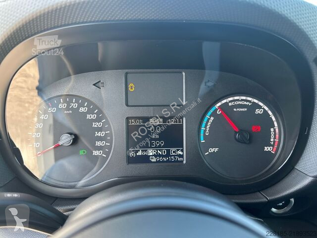 Véhicule utilitaire Mercedes ECITAN URGONE...