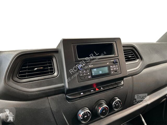 Véhicule utilitaire Renault IV 35 FWD - master...