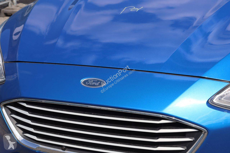 Véhicule utilitaire Ford