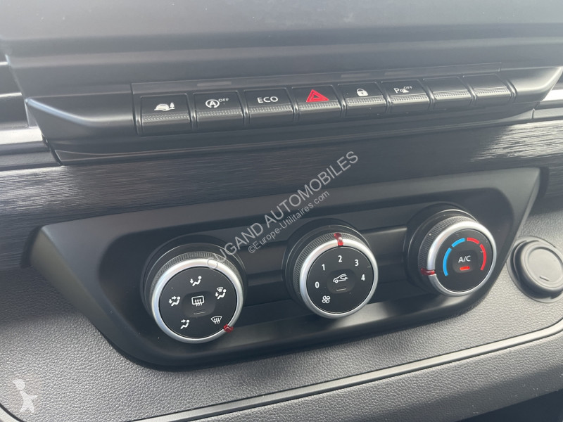 Коммерческий автомобиль Renault TRAFIC III FG...