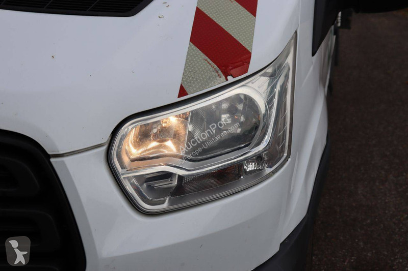 Véhicule utilitaire Ford