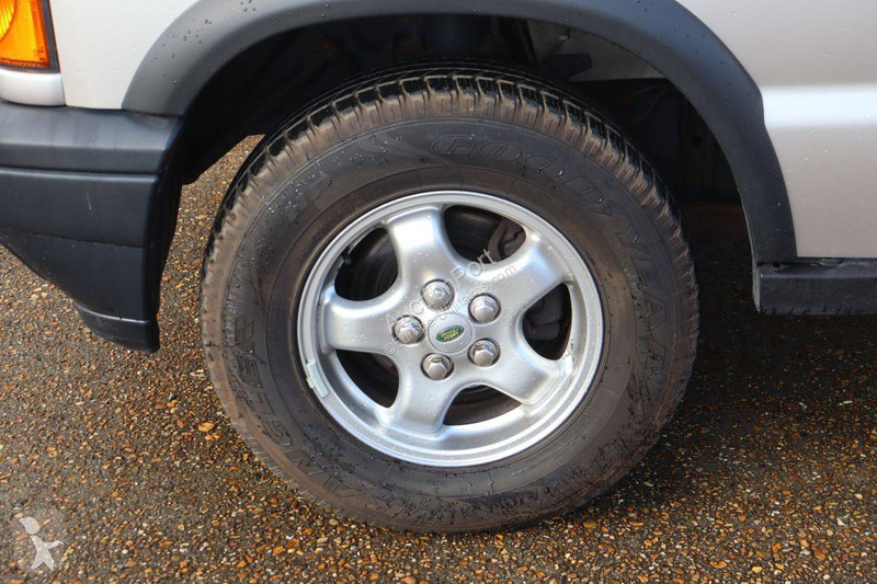 Véhicule utilitaire Land Rover V8