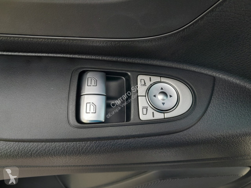 Véhicule utilitaire Mercedes Furgone