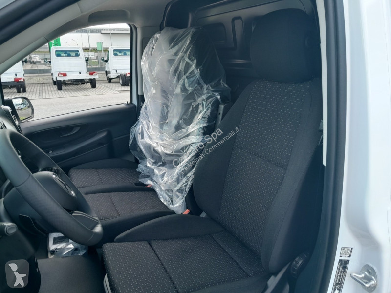 Véhicule utilitaire Mercedes Furgone