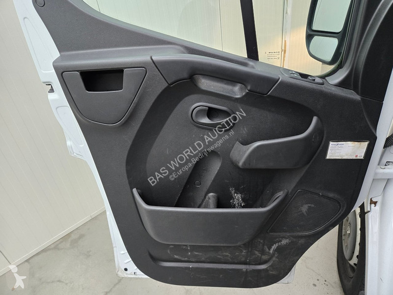 Bedrijfswagen Renault T35 2.3 dCi L2H2