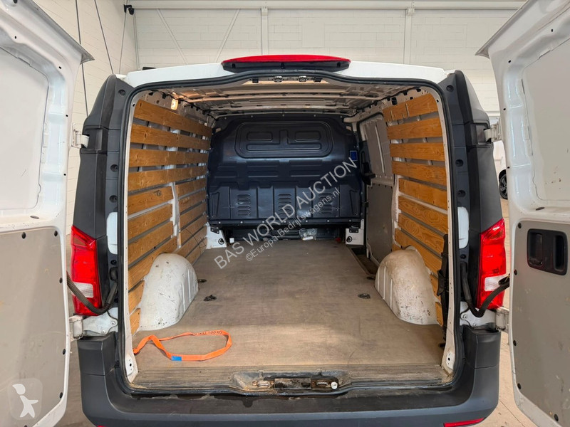 Véhicule utilitaire Mercedes 111 CDI Lang