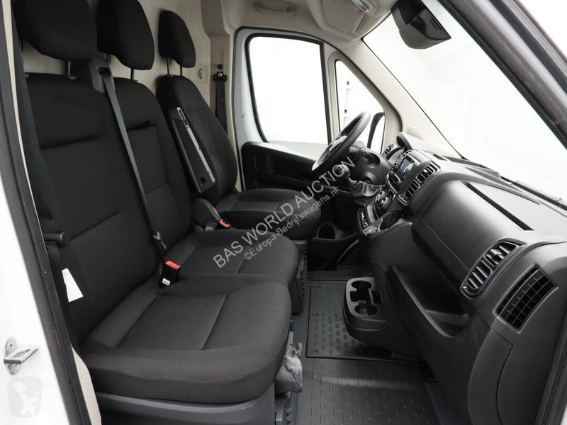 Véhicule utilitaire Peugeot 120pk
