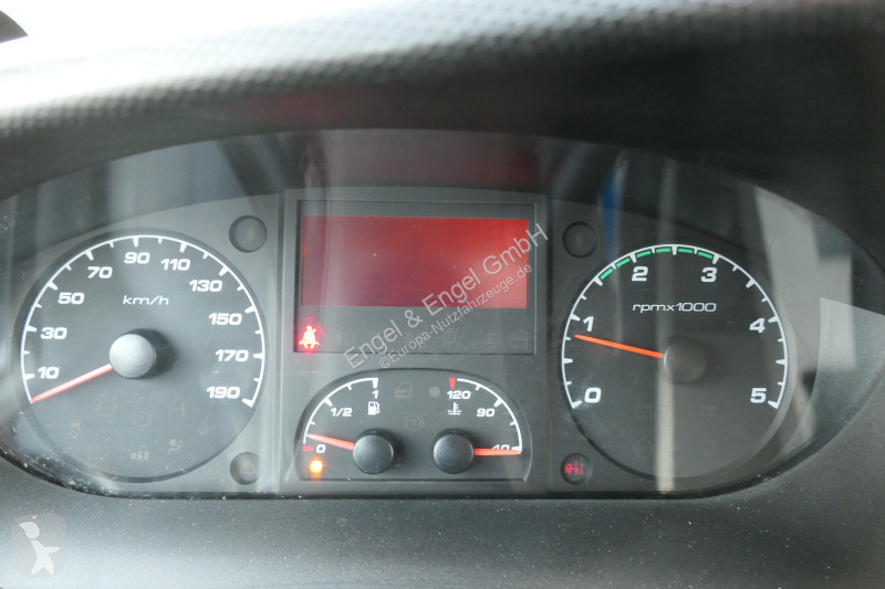 Véhicule utilitaire Iveco Daily 35 S11 C30C...