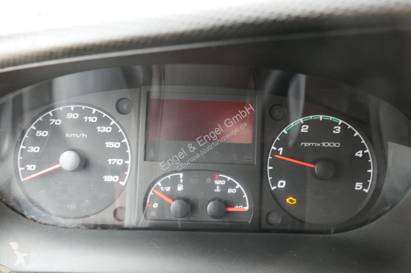 Véhicule utilitaire Iveco Daily 35 S11 C30C...