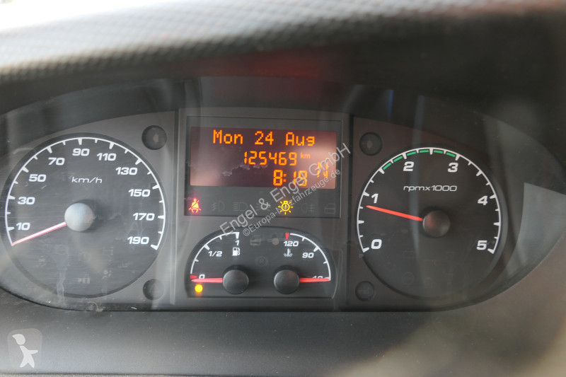 Véhicule utilitaire Iveco Daily 35 S11 C30C...