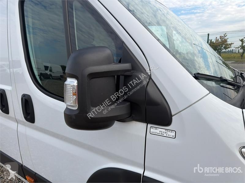 Véhicule utilitaire Opel 2.2